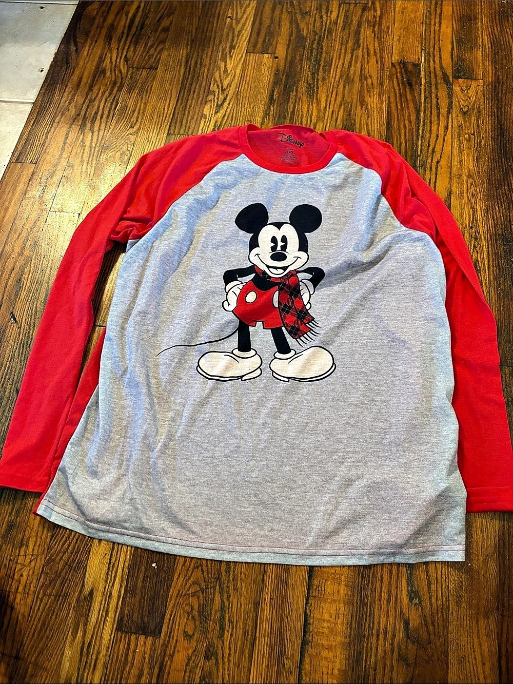 🎉NWT Disney Mickey Mouse Red Plaid Scarf Raglan Long Sleeve Shirt Large